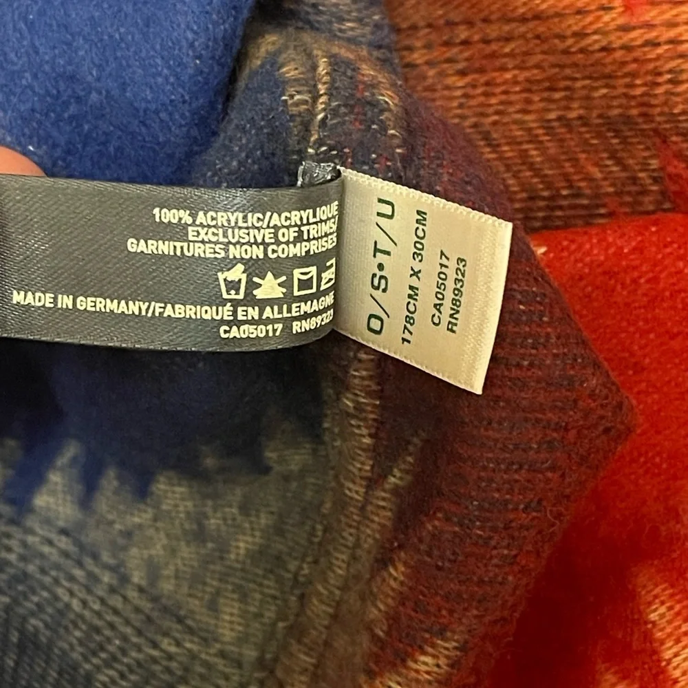 Roots Multicolor Geometric Scarf - Picture 4 of 4